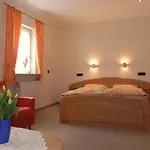 בית הארחה Gaestehaus Freimuth מזניך