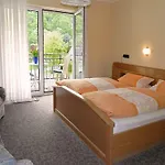 בית הארחה Gaestehaus Freimuth 3*